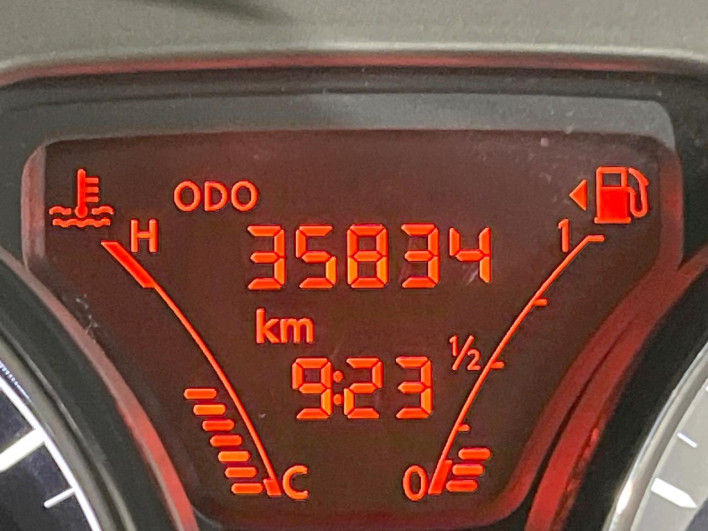 2020 Nissan Note DBA-E12 (UW-6a2cc9a399cfb)[2]