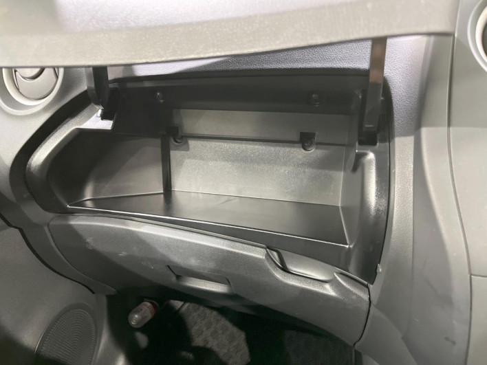 2020 Nissan Note DBA-E12 (UW-6a2cc9a399cfb)[29]