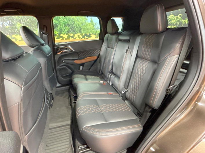 2022 Mitsubishi OUTLANDER PHEV 5LA-GN0W (UW-6a2cc9c7a0b84)[26]
