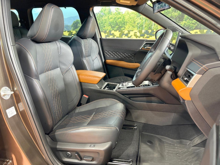 2022 Mitsubishi OUTLANDER PHEV 5LA-GN0W (UW-6a2cc9c7a0b84)[24]