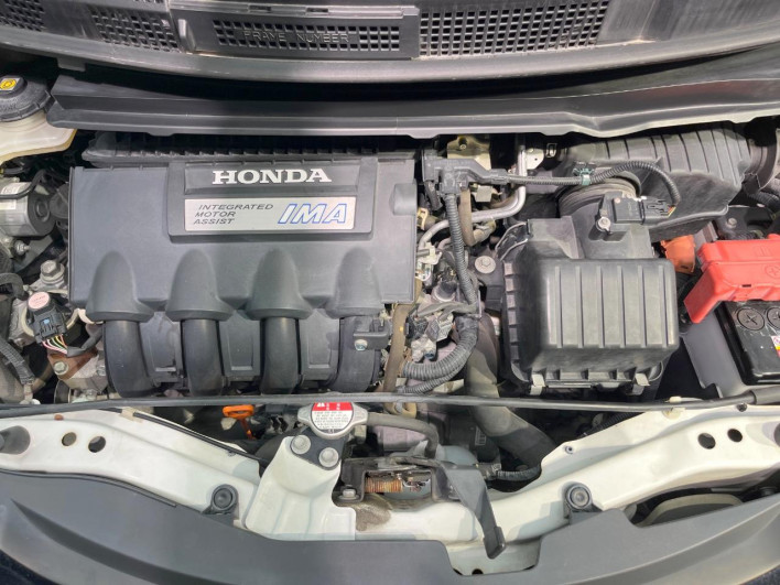 2014 Honda Freed hybrid DAA-GP3 (UW-6a2cc9ca0fab6)[4]