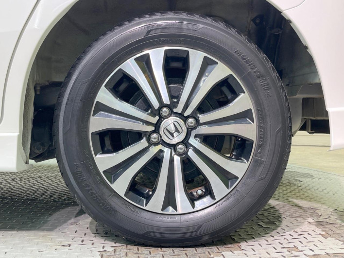 2014 Honda Freed hybrid DAA-GP3 (UW-6a2cc9ca0fab6)[13]