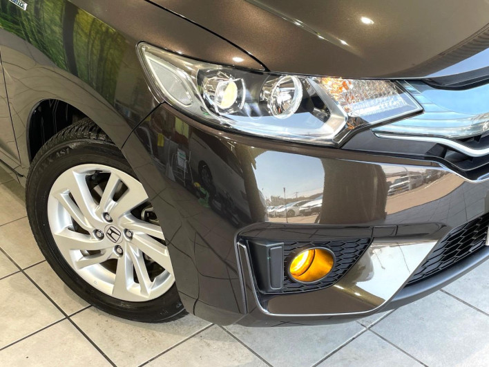 2015 Honda Fit Hybrid DAA-GP5 (UW-6a2cc9cb87e15)[24]