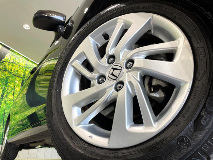 2015 Honda Fit Hybrid DAA-GP5 (UW-6a2cc9cb87e15)[26]