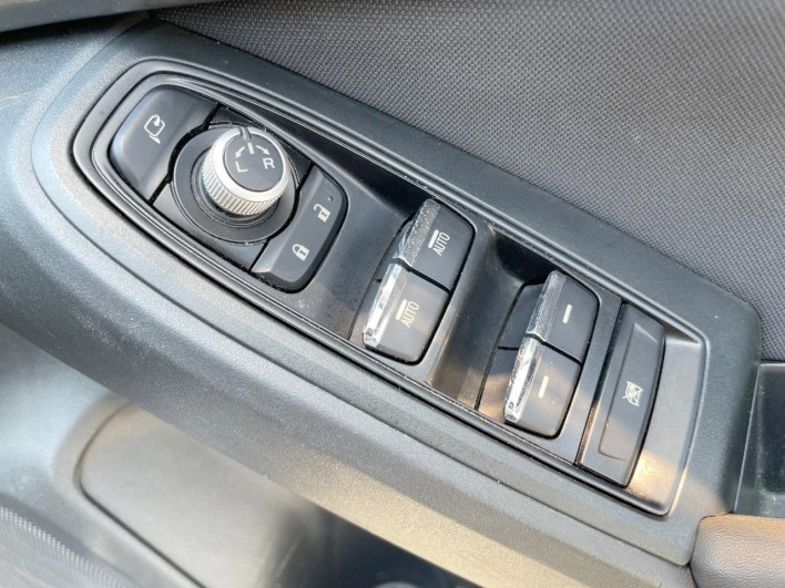 2018 Subaru XV DBA-GT7 (UW-6a2cc9d7d0388)[13]