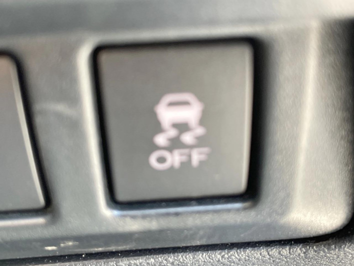 2018 Subaru XV DBA-GT7 (UW-6a2cc9d7d0388)[17]