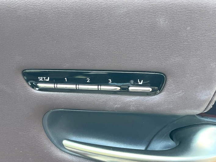 2017 Lexus LS DAA-GVF55 (UW-6a2cc9e0d7078)[28]