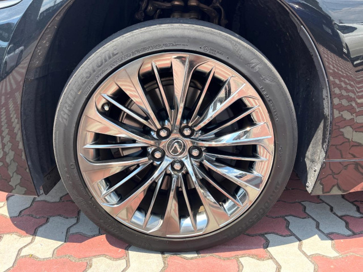 2017 Lexus LS DAA-GVF55 (UW-6a2cc9e0d7078)[15]
