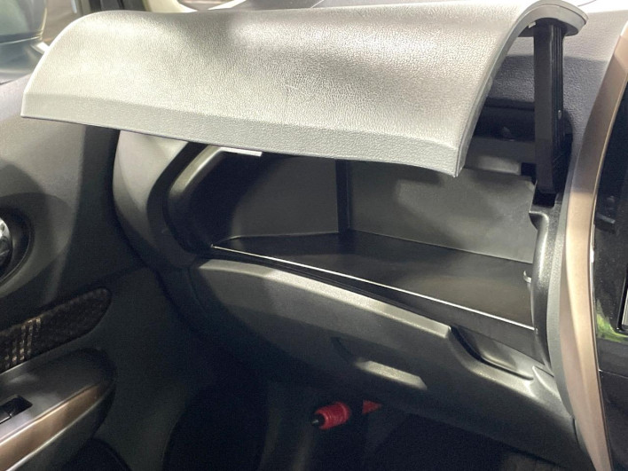 2017 Nissan Note DAA-HE12 (UW-6a2cc9e7a903b)[15]