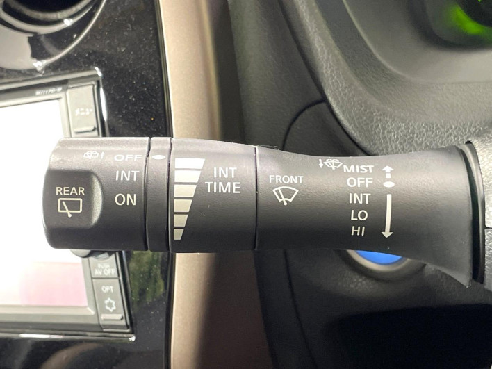 2017 Nissan Note DAA-HE12 (UW-6a2cc9e7a903b)[28]