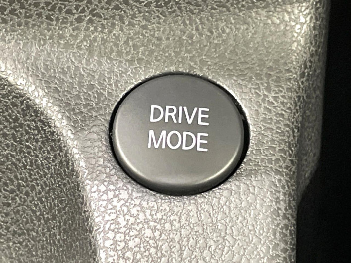 2017 Nissan Note DAA-HE12 (UW-6a2cc9e7a903b)[26]