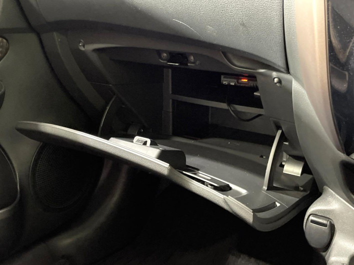 2017 Nissan Note DAA-HE12 (UW-6a2cc9e7a903b)[16]