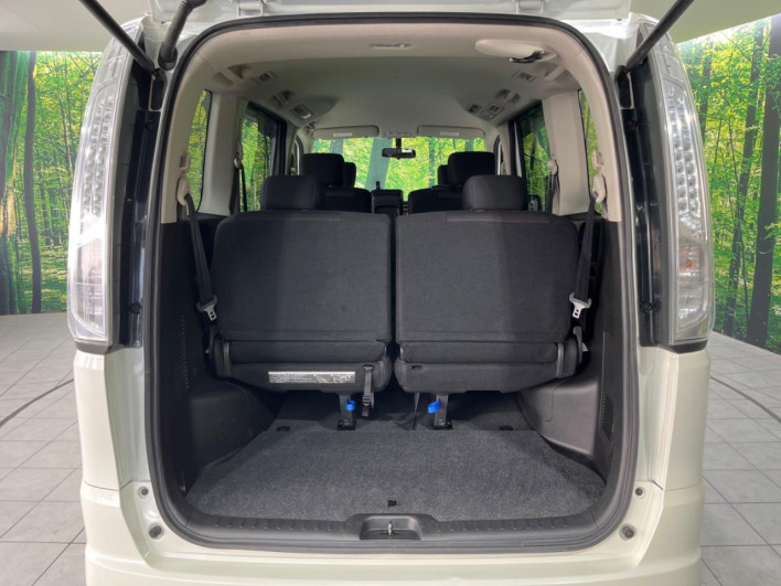 2013 Nissan Serena DAA-HFC26 (UW-6a2cc9f0611c0)[24]