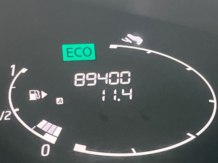2013 Nissan Serena DAA-HFC26 (UW-6a2cc9f0611c0)[2]
