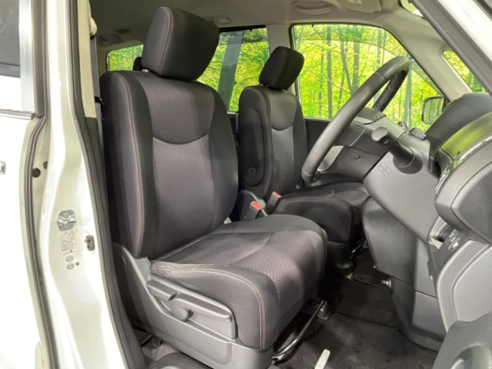 2013 Nissan Serena DAA-HFC26 (UW-6a2cc9f0611c0)[11]