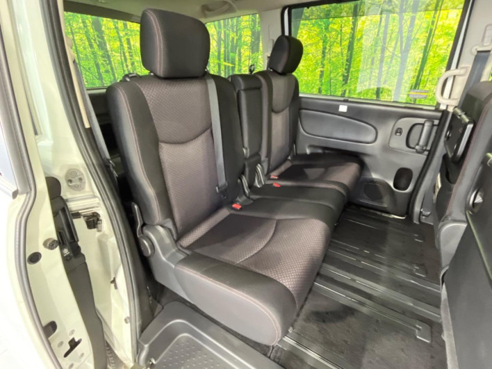 2013 Nissan Serena DAA-HFC26 (UW-6a2cc9f0611c0)[12]