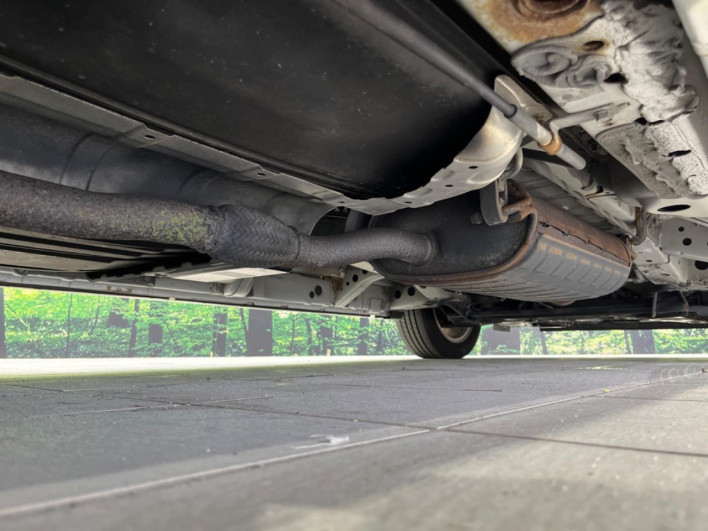 2013 Nissan Serena DAA-HFC26 (UW-6a2cc9f0611c0)[10]