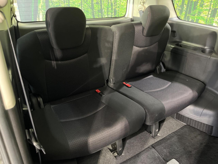 2013 Nissan Serena DAA-HFC26 (UW-6a2cc9f0611c0)[13]
