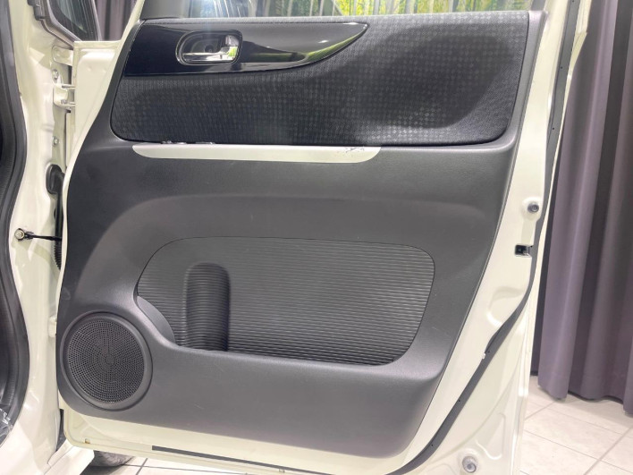 2015 Honda N-BOX CUSTOM DBA-JF1 (UW-6a2cca021fd54)[8]