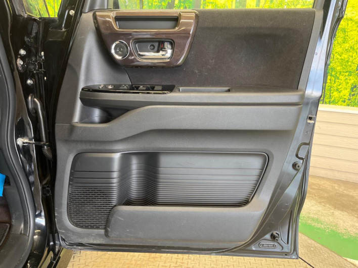 2019 Honda N-BOX CUSTOM 6BA-JF3 (UW-6a2cca0c317c0)[19]