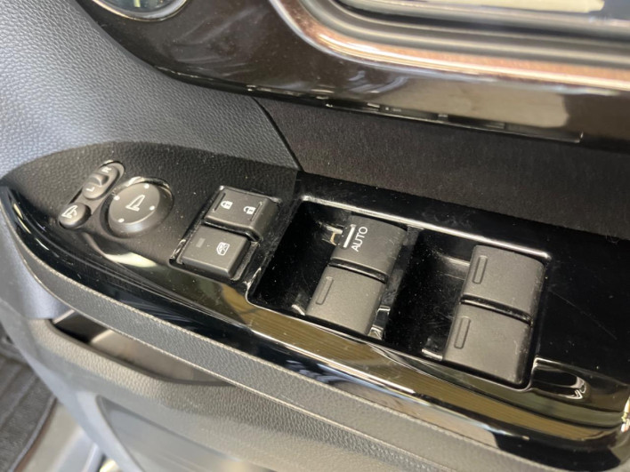 2019 Honda N-BOX CUSTOM 6BA-JF3 (UW-6a2cca0c317c0)[20]