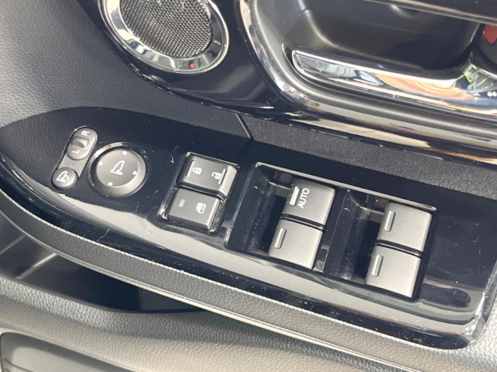 2021 Honda N-BOX CUSTOM 6BA-JF3 (UW-6a2cca10aed0f)[7]