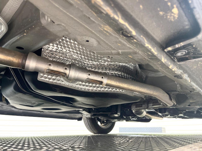 2025 Honda N-BOX CUSTOM 6BA-JF5 (UW-6a2cca1d491bd)[26]
