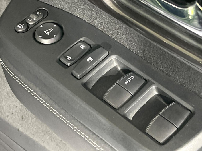 2025 Honda N-BOX CUSTOM 6BA-JF5 (UW-6a2cca1db5a44)[21]