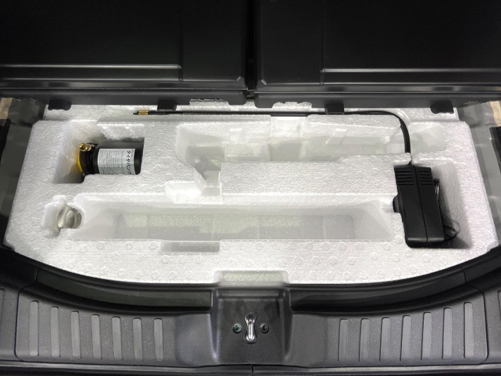 2025 Honda N-BOX CUSTOM 6BA-JF5 (UW-6a2cca1db5a44)[15]