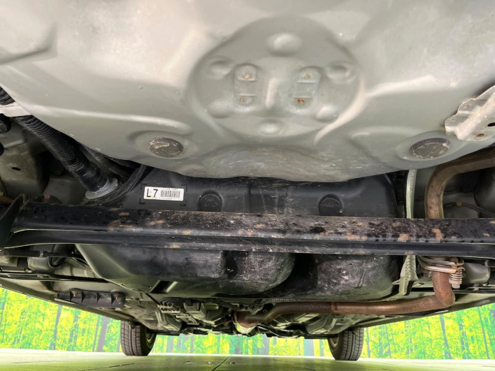 2013 Toyota Vitz DBA-KSP130 (UW-6a2cca3d9a177)[24]