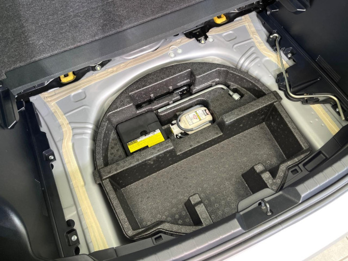 2013 Toyota Vitz DBA-KSP130 (UW-6a2cca3d9a177)[22]