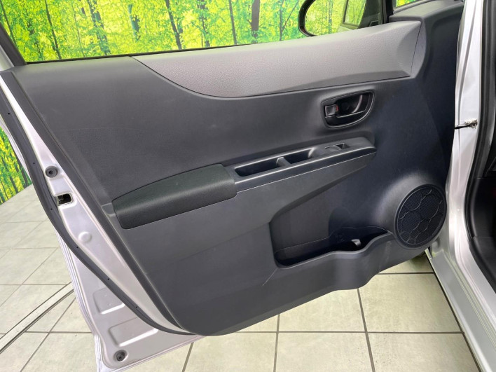 2013 Toyota Vitz DBA-KSP130 (UW-6a2cca3d9a177)[28]