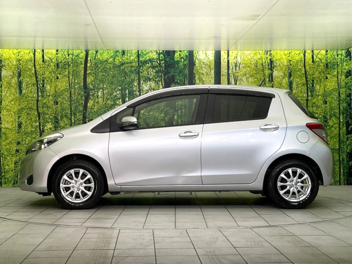 2013 Toyota Vitz DBA-KSP130 (UW-6a2cca3d9a177)[19]