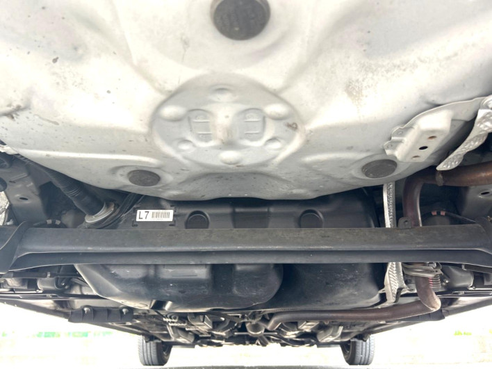 2017 Toyota Vitz DBA-KSP130 (UW-6a2cca3e0678c)[22]
