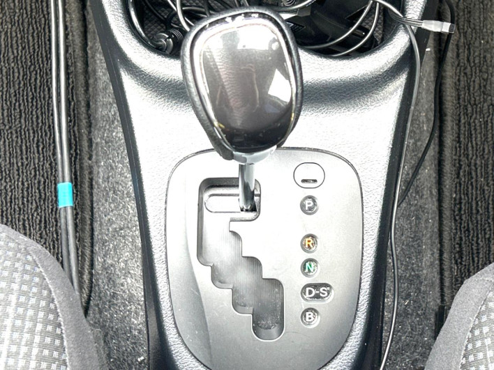 2017 Toyota Vitz DBA-KSP130 (UW-6a2cca3e0678c)[28]