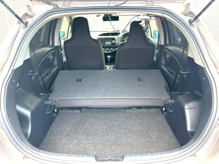 2017 Toyota Vitz DBA-KSP130 (UW-6a2cca3e0678c)[20]