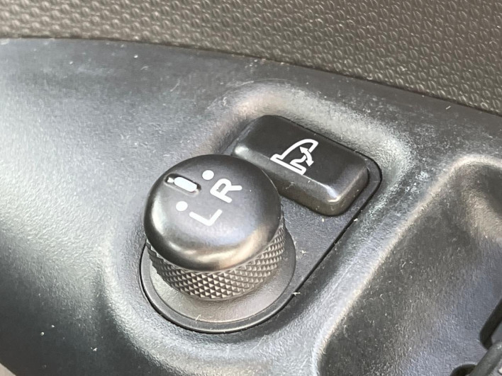 2009 Daihatsu Tanto CBA-L375S (UW-6a2cca4130603)[27]
