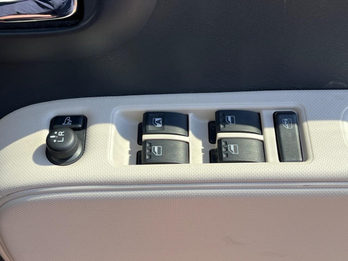 2016 Daihatsu Mira Cocoa DBA-L675S (UW-6a2cca4497eef)[22]