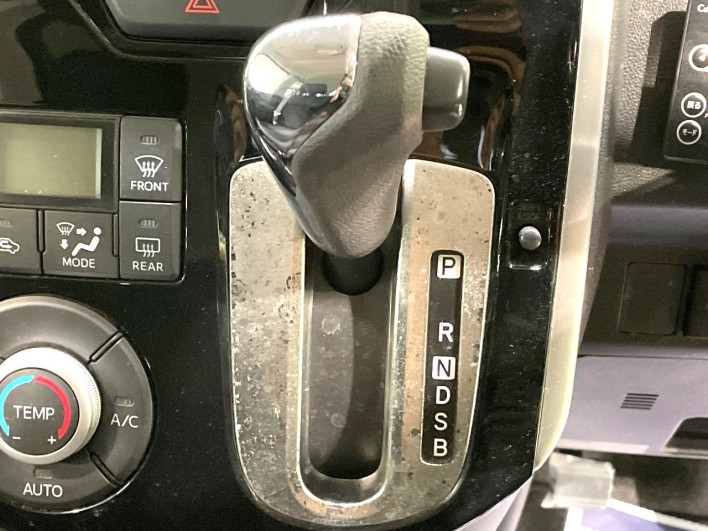 2014 Daihatsu Tanto DBA-LA600S (UW-6a2cca558ea56)[16]