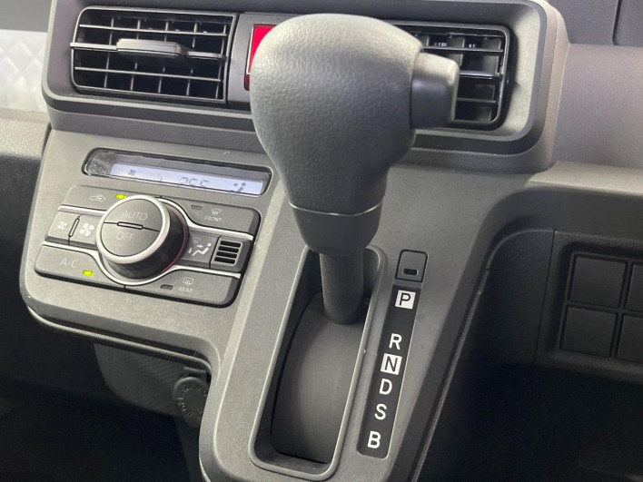 2019 Daihatsu Tanto 6BA-LA650S (UW-6a2cca5b81b6b)[20]