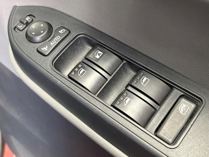 2019 Daihatsu Tanto 6BA-LA650S (UW-6a2cca5b81b6b)[10]