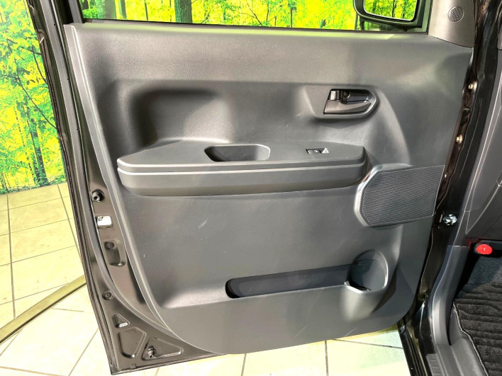 2015 Daihatsu Wake DBA-LA700S (UW-6a2cca62a164f)[29]