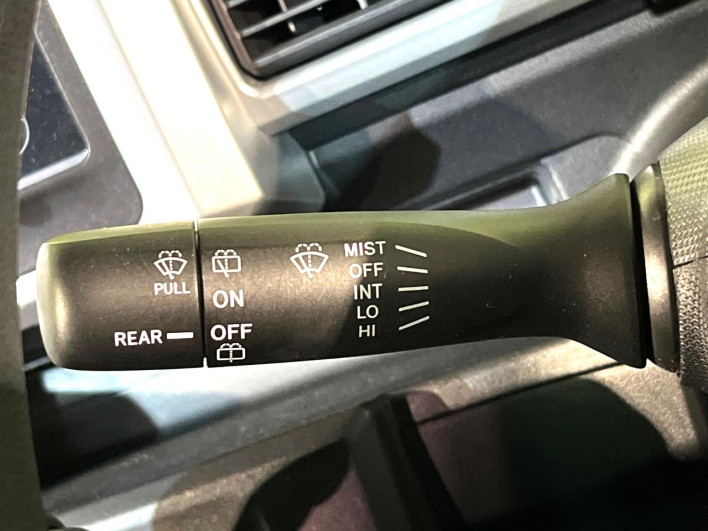 2015 Daihatsu Wake DBA-LA700S (UW-6a2cca62a164f)[16]