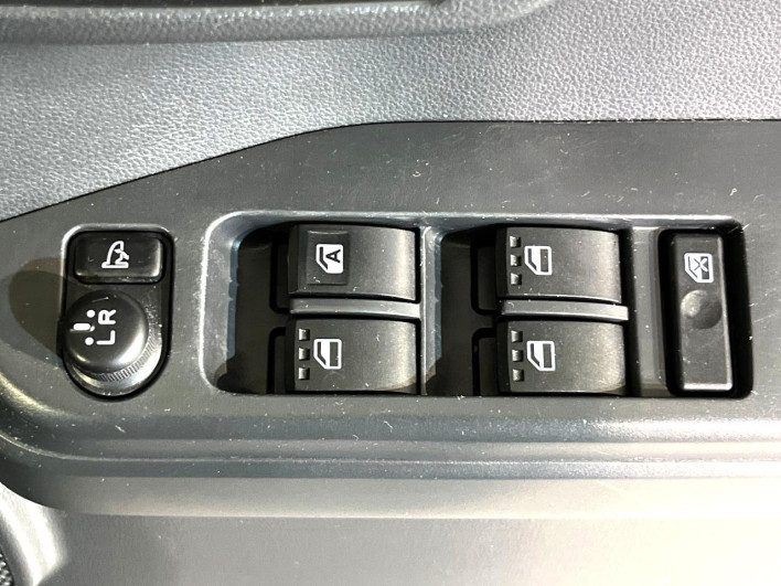 2015 Daihatsu Wake DBA-LA700S (UW-6a2cca62a164f)[7]