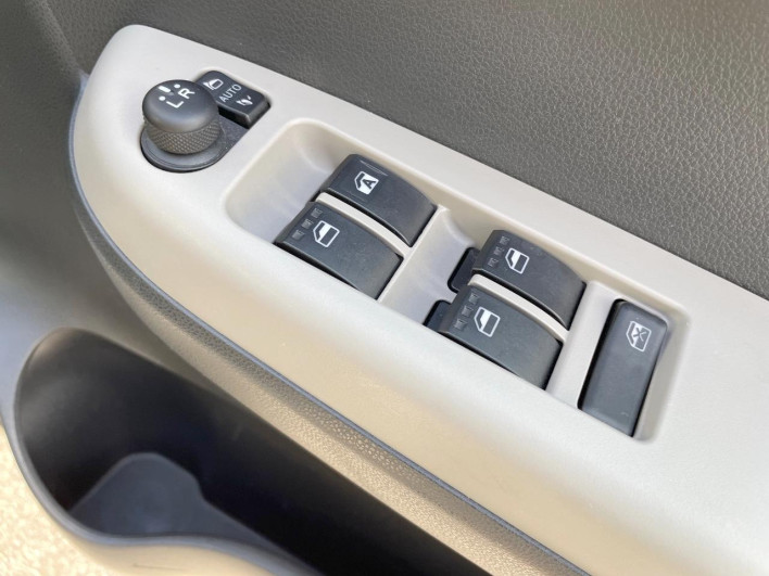 2016 Toyota Passo DBA-M700A (UW-6a2cca6cb97c9)[16]