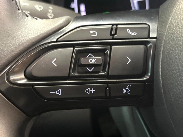 2025 Toyota Yaris Cross 5BA-MXPB10 (UW-6a2ccac0c9f9f)[24]