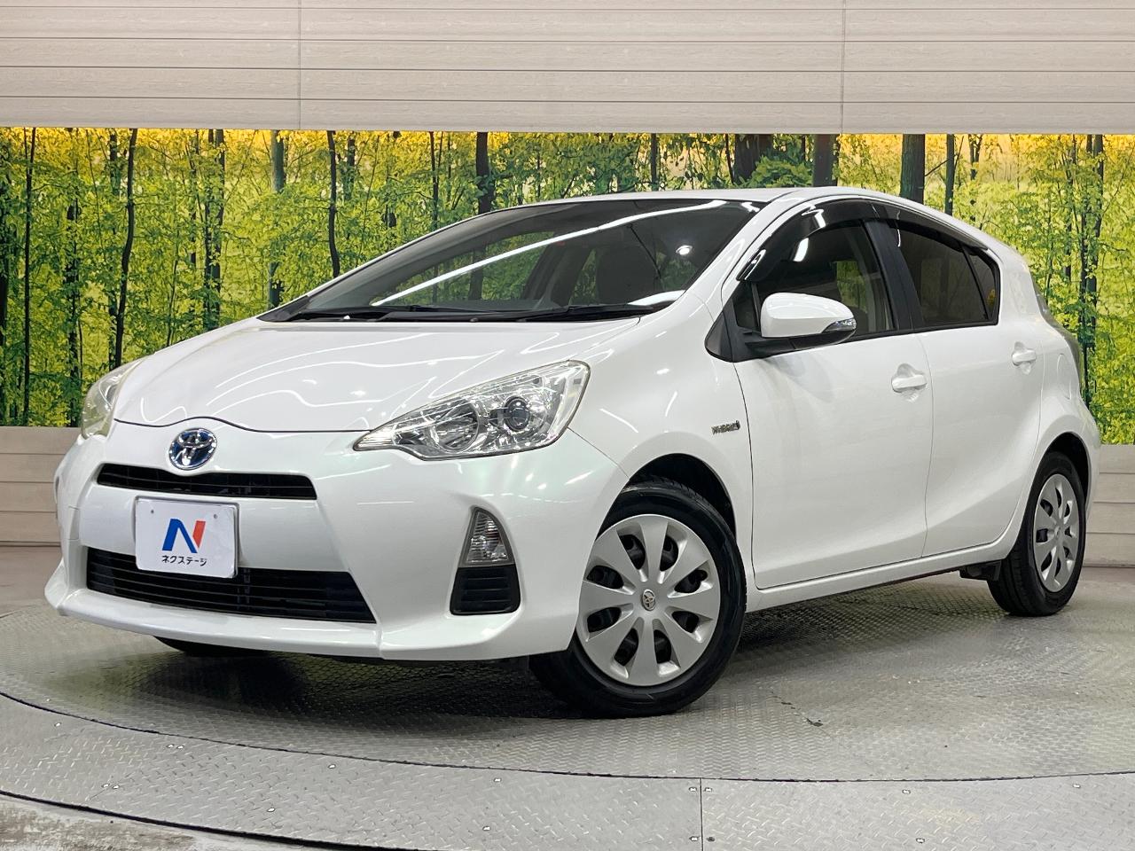 2012 Toyota Aqua DAA-NHP10