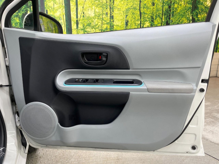 2012 Toyota Aqua DAA-NHP10 (UW-6a2ccae7862a6)[7]