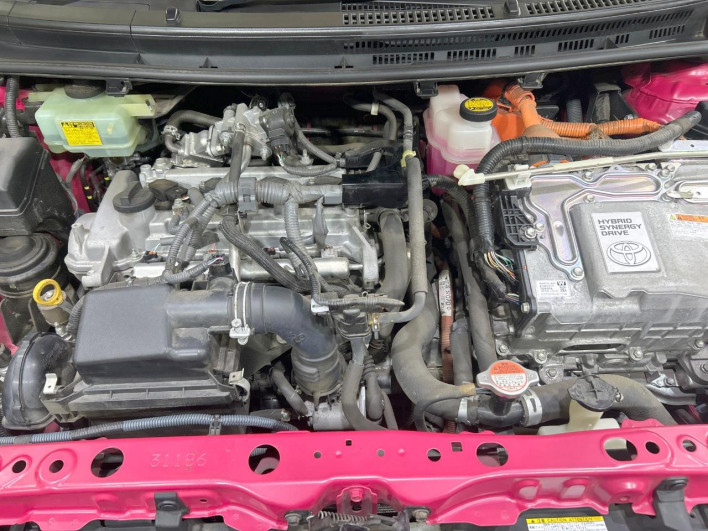 2016 Toyota Aqua DAA-NHP10 (UW-6a2ccae990fb0)[5]