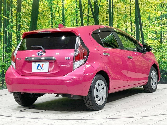 2016 Toyota Aqua DAA-NHP10 (UW-6a2ccae990fb0)[17]